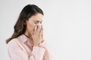 استفاده از ماسک و رعایت بهداشت محیط برای پیشگیری از آلرژی